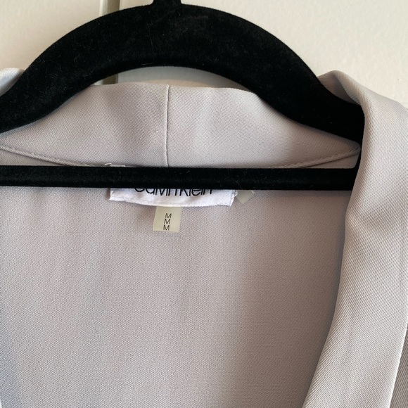 Calvin Klein Workwear Sleeveless Blouse - Size Women's Medium - Gray - Picture 4 of 4